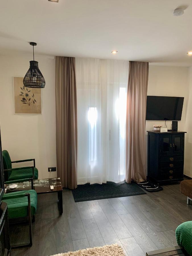 Dimora Apartman Debrecen Buitenkant foto